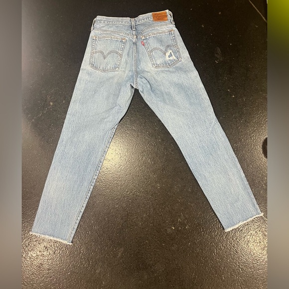 Levi's Premium Wedgie Distressed Jeans Blue Denim Medium Wash Button Fly Size 27 - Picture 6 of 7